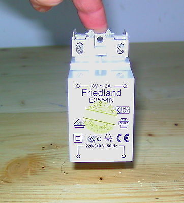 Transformator Friedland E3554 N  prim 220-240 V sek. 8 V 2 A Klingeltrafo T10/302