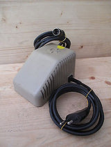 Transformator  902503-06  Trafo  pri.220 V  sek.9 V 1A  5 V 1,5A 33 VA T9/979
