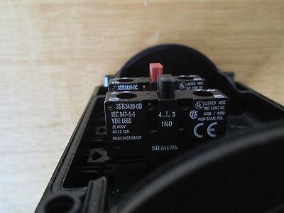  Siemens 2-fach Tastgehäus Drucktaster 3SB38 mit  Kontakt  SB3420-0C S16/140 