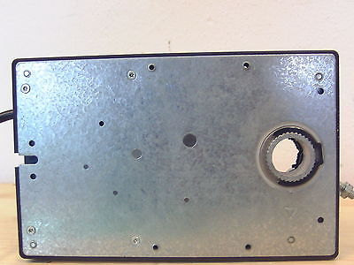 Stellmotor Umluftklappe K & P  DM 15  AC/DC   24 V   4 VA 1,8W  15 Nm  S8/27