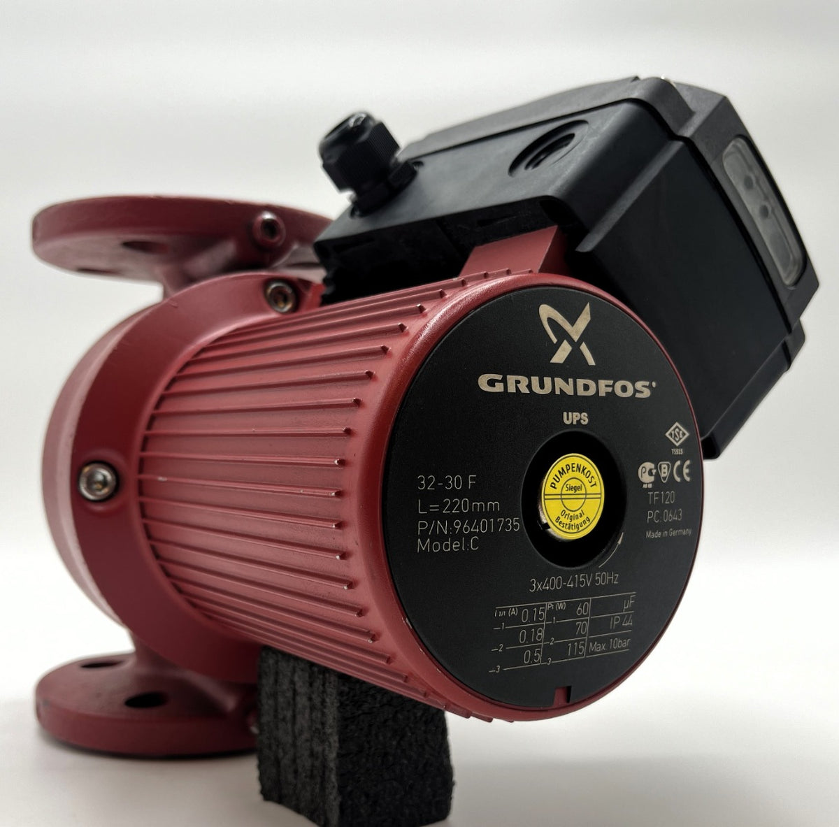 Grundfos UPS 32 - 30 / F Heizungspumpe 3x400 V Umwälzpumpe 220mm P15/558
