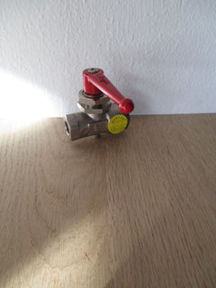 Legris Kugelhahn mit Entlüftung 1/4 Zoll IG Schottmontage metrisch K17/435