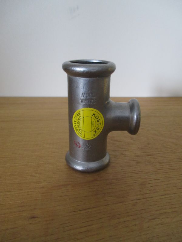 T - Stück 22 x 15 x 22 mm Edelstahl Sanha Nirosta Press Fitting K17/457 