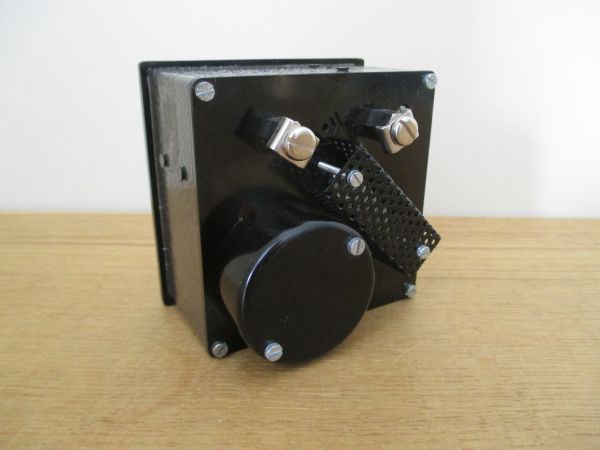 Einbaumessgerät 600 / 5 A MW Strommesser Messinstrument Messgerät K17/479