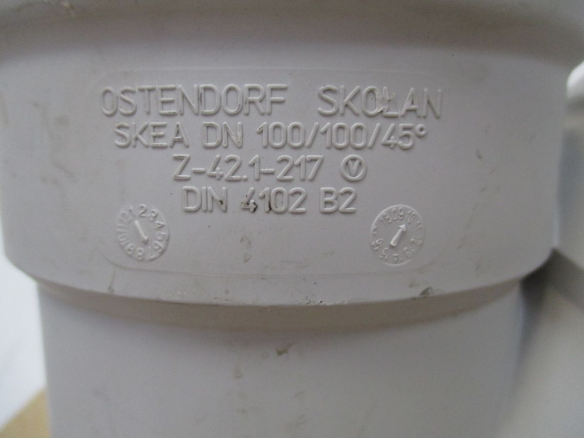 Skolan Abzweig DN 100 / 100 / 45° Grad Abwasserrohr HT mit Dichtelement K17/634