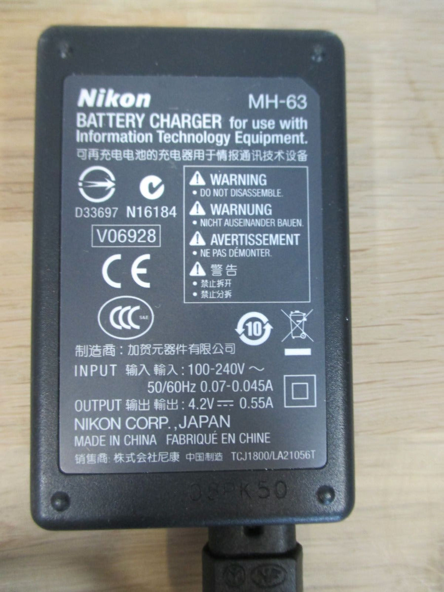 Netzgerät NIKON MH - 63 Akku - Ladegerät Battery Charger Foto Batterie K18/211