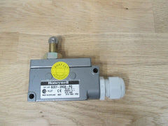 Endschalter Honeywell BZE7 - 2RQ8 - PG Öffner u. Schließer Limit Switch K18/274