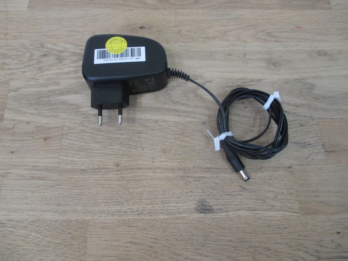 Stecker Netzteil 01205LF primär 100 - 240 V sekundär 12 V 1,5 A Bestnr.: K18/466