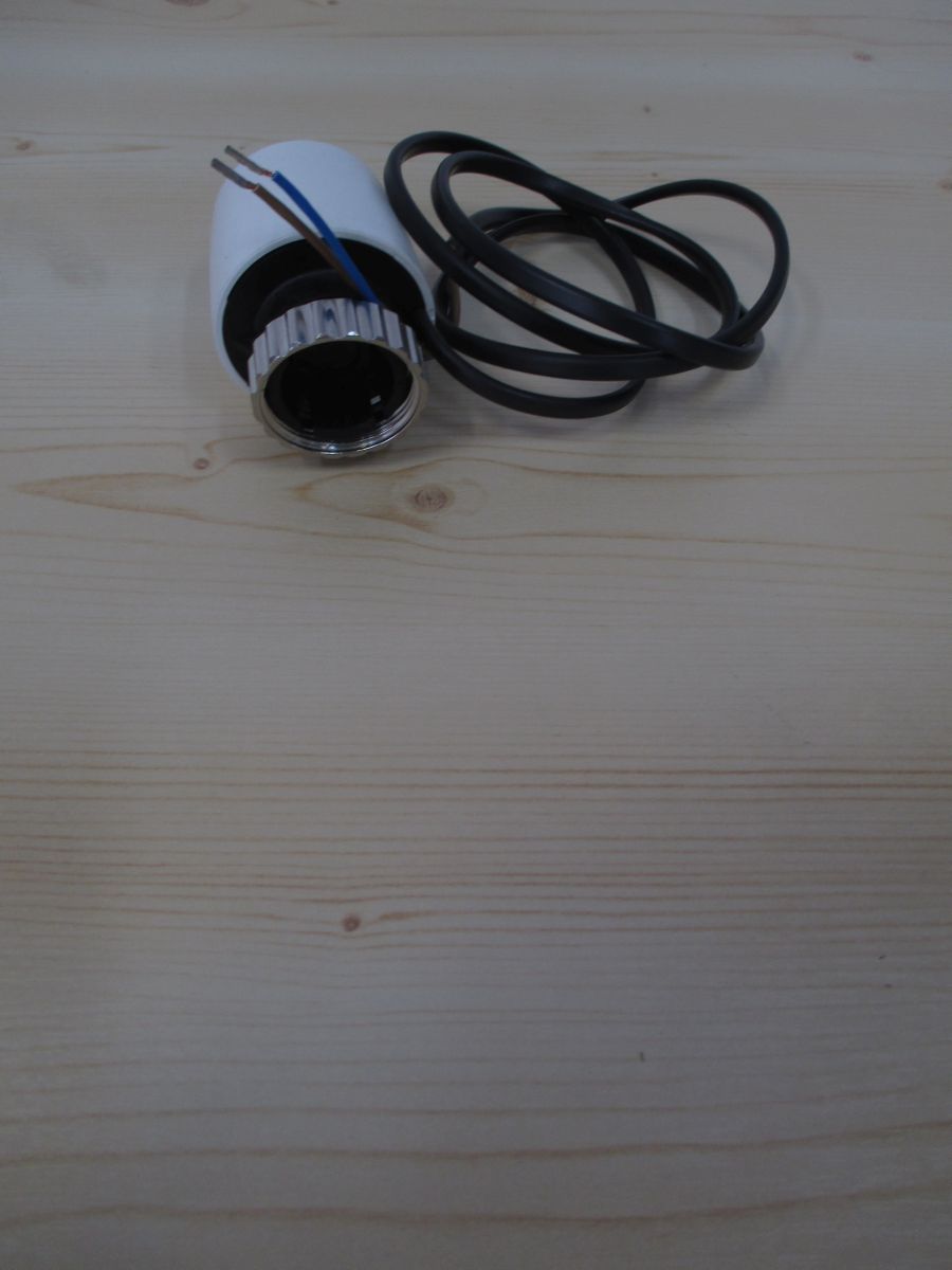Heizkörperventil Strawa 24 V NC Stellantrieb Stellmotor Ventil Motoventil K18/5