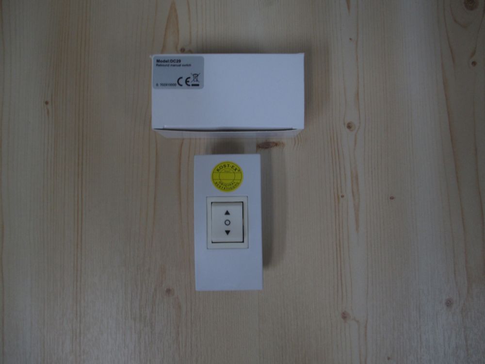 Schalter Modell DC 29 Taster Aufputz Rollo Jalousie Antrieb K18/64