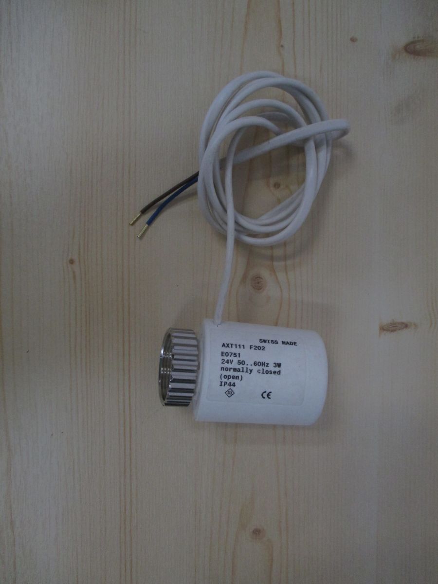 Sauter Stellantrieb AXT111 F202 Heizkörperventil 24 V Motor Ventil K18/9