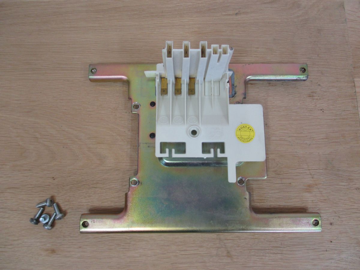 Klemmbrett für Grundfos Motor MG90 LC2-24FT115-D1 Elektronik Adapter S14/424