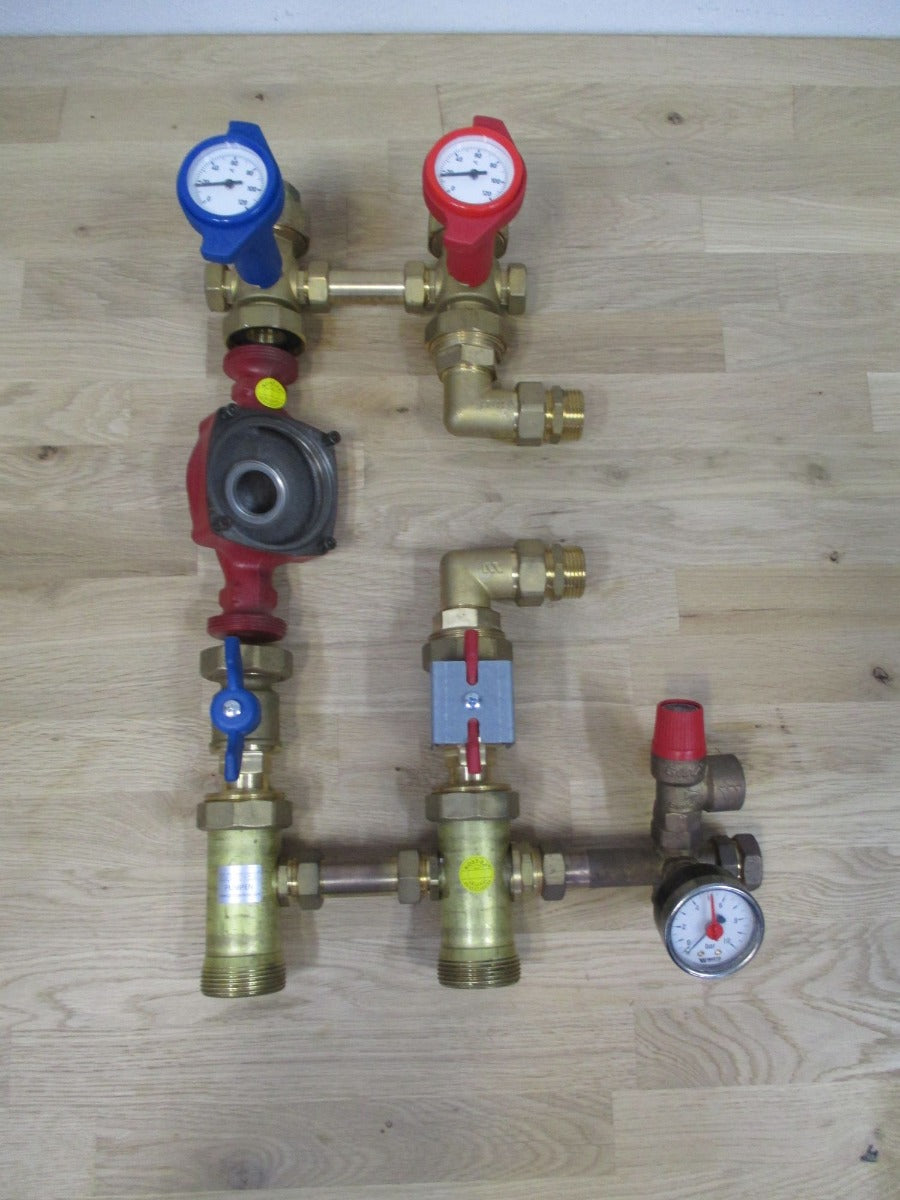Pumpe Pumpenbaugruppe Heizungsverteiler Vor - und Rücklauf Pumpenkost S16/392