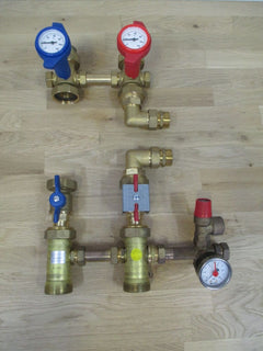 Pumpe Pumpenbaugruppe Heizungsverteiler Vor - und Rücklauf Pumpenkost S16/392