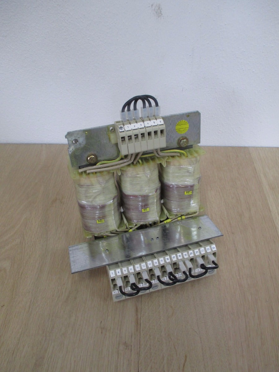 Trafo Siemens 4AP4025-2DB 3 Phasen pri 400 V sek 11 V 5 V KOST-EX T9/558