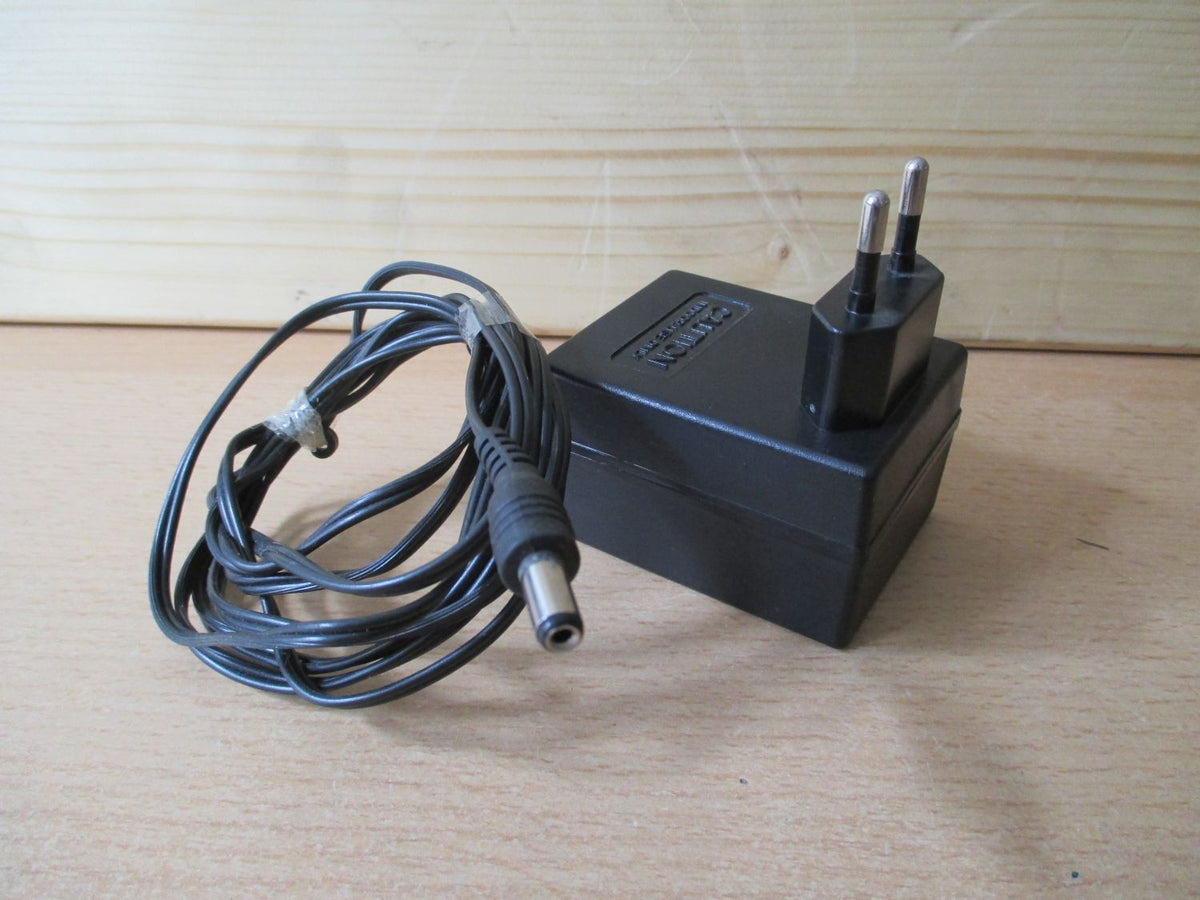 Netzteil LF AC Adapter LF15300D-4113 input 230 V output 15 V 4,5 VA Trafo T9/611