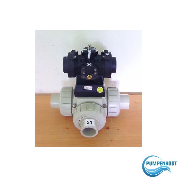 3 Wege Kugelhahn Stübbe DN 40 PN 10 pneumatisch    S11/62