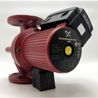 Grundfos UPS 40 - 30 F Heizungspumpe Umwälzpumpe 3 x 400 V   P15/510 