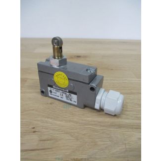 Endschalter Honeywell BZE7 - 2RQ8 - PG Öffner u. Schließer Limit Switch K18/274